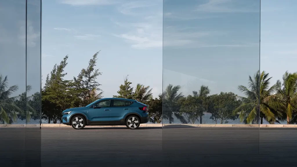 VOLVO C40