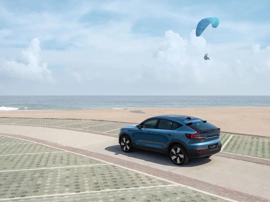 VOLVO C40