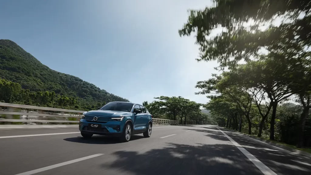 VOLVO C40