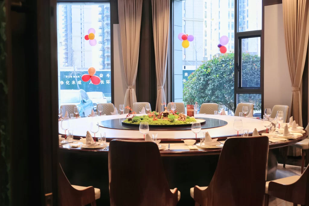 Banquet table restaurant