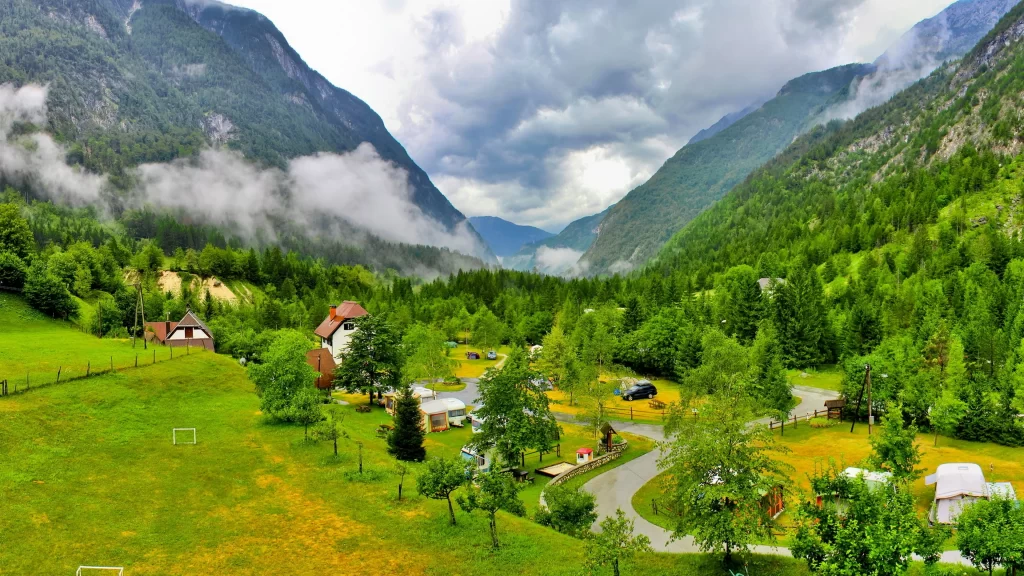 KEYWORDS nature valley mountains greenery clouds rural
