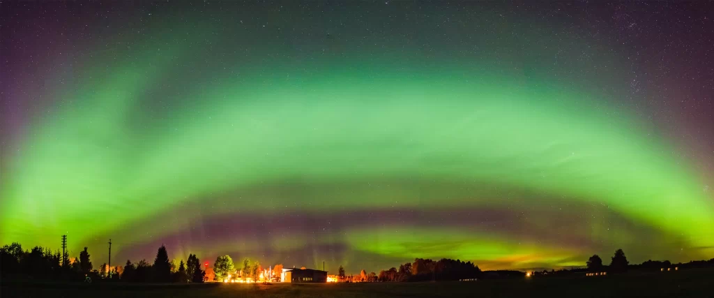 Northern Lights Night Sky Green Glow Stars Trees Horizon