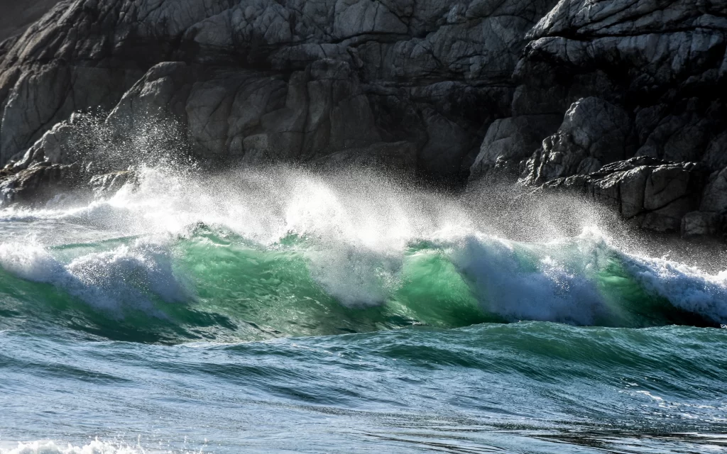 Ocean Waves Rocky Shore Sunlight Water Splash Natural Beauty