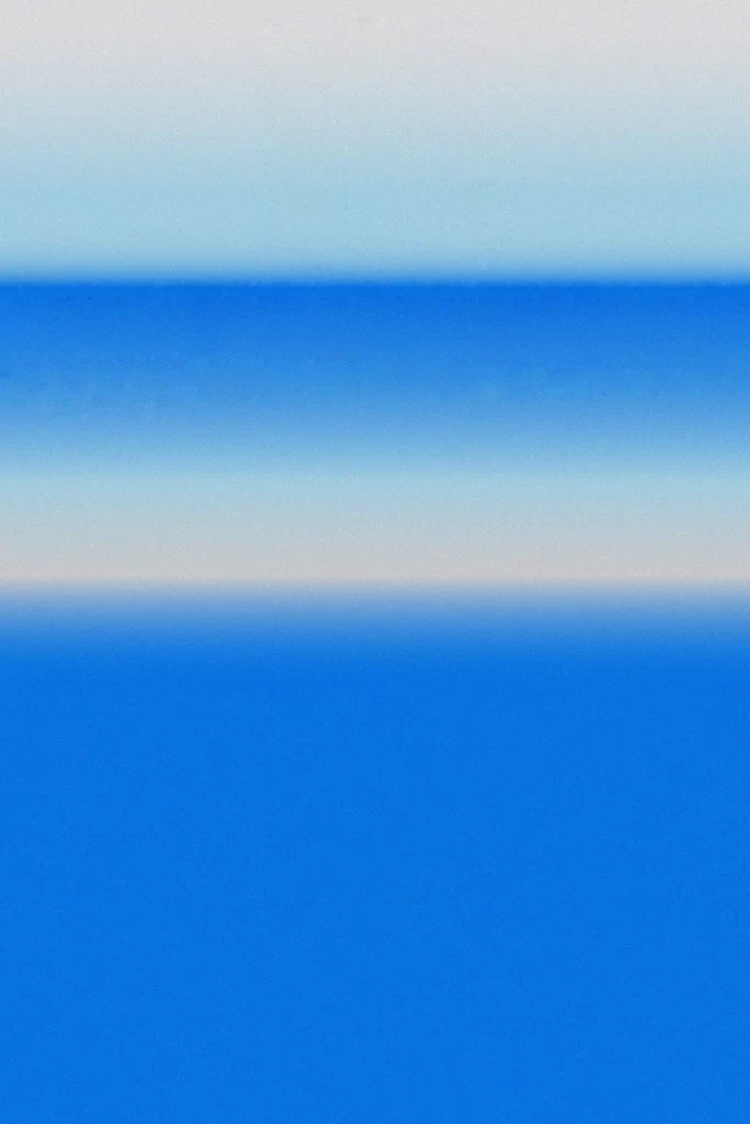 Blurry Blue Gradient Abstract Horizon