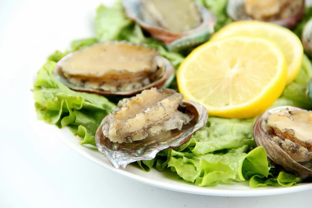 Clams Grilled Brown Shell Green Lettuce Yellow Lemon