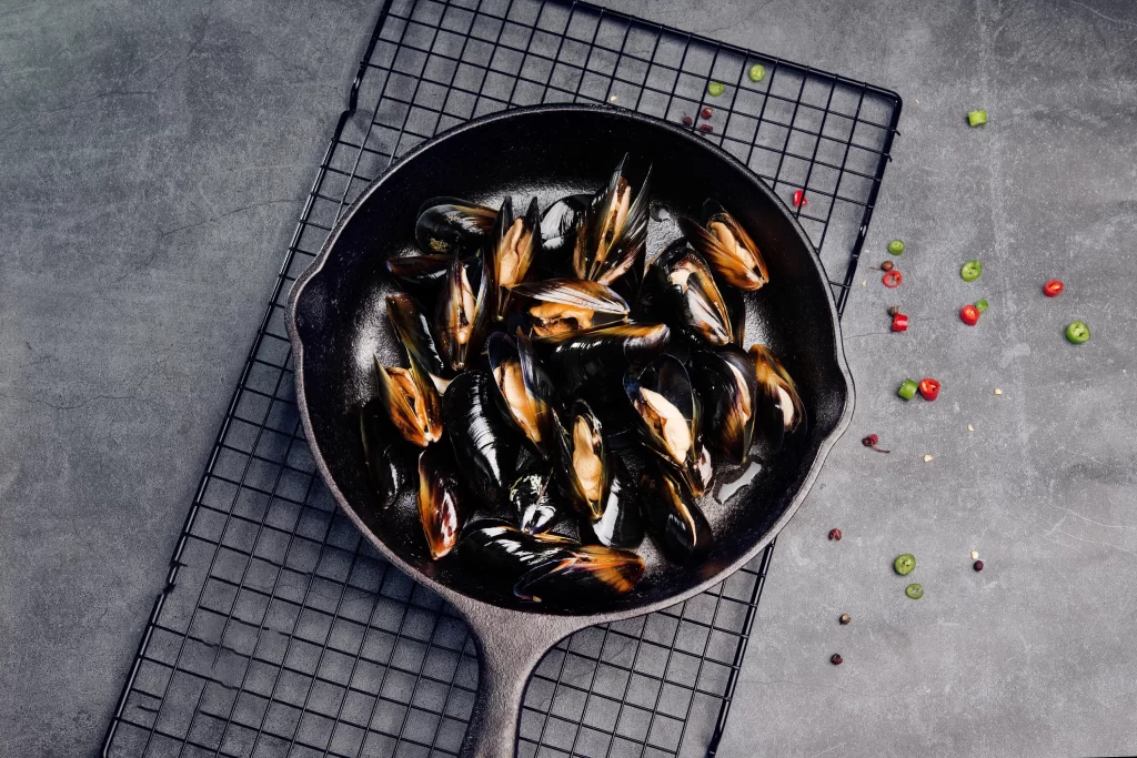 Mussels Black Shell Cast Iron Pan
