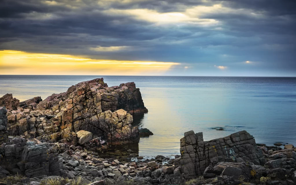 Sunset Rocky Shore Calm Sea Clouds Horizon Nature