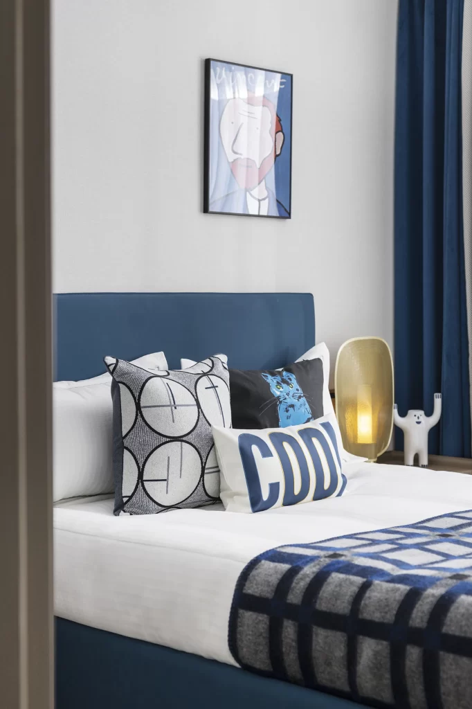 Bedroom Contemporary Blue White Patterned Pillows