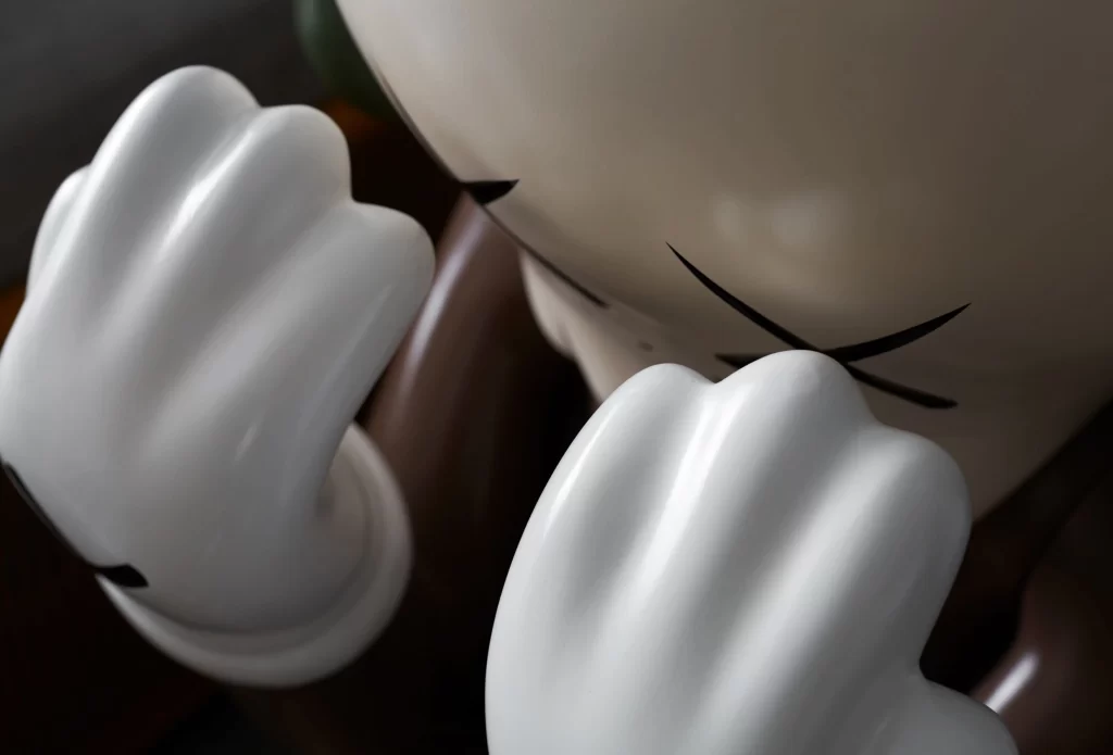Character Decorative White Glove