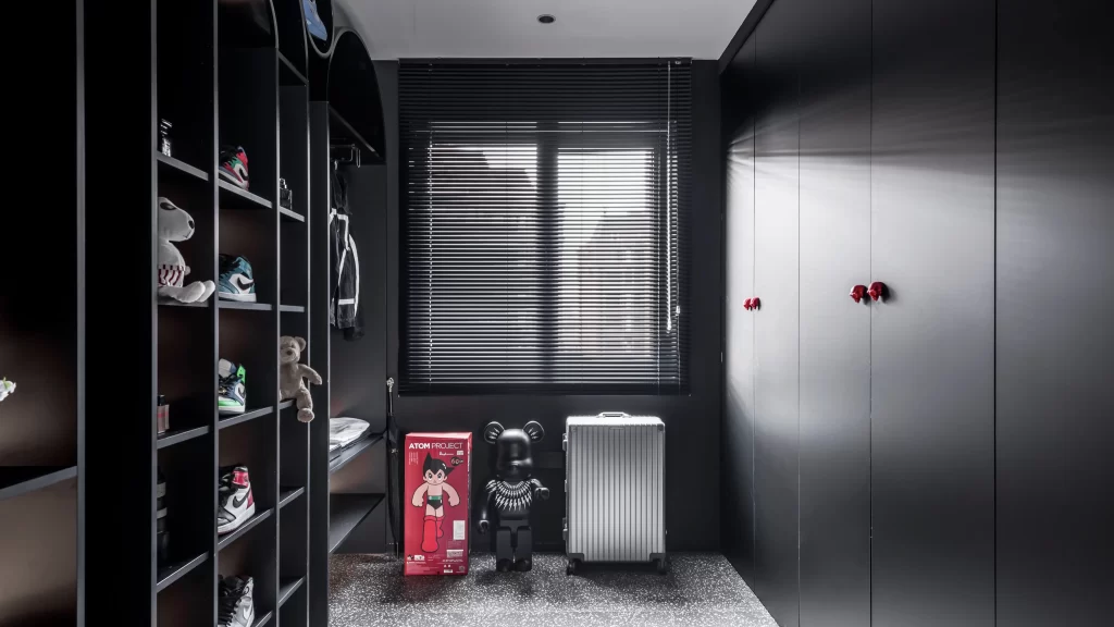 Closet Industrial Black Red Minimalist