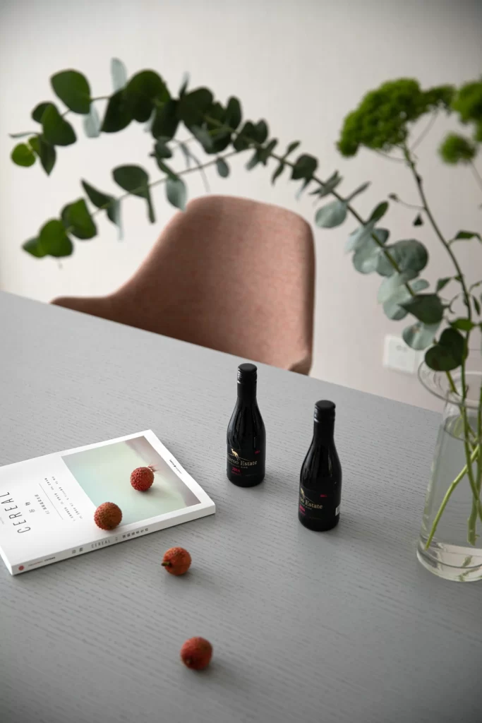 Contemporary Dining Table Neutral Color Scheme Minimalist Design Simple Decorations