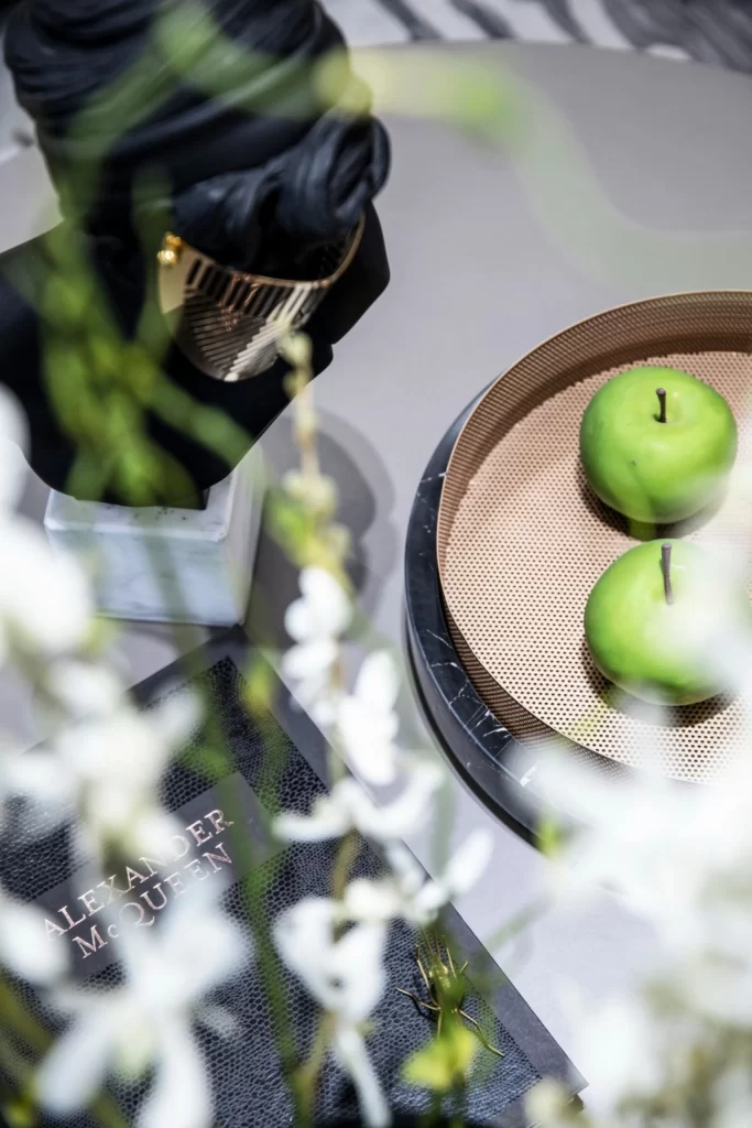 Contemporary Elegant Neutral Black White Green