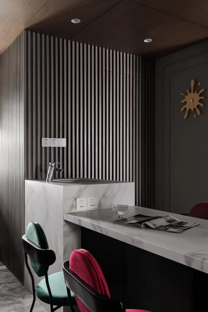 Contemporary Kitchenette Black White Marble Accents