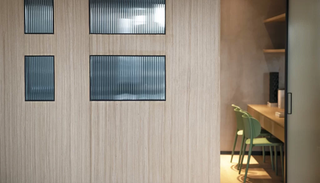 Contemporary Office Neutral Light Wood Frosted Glass Green Chair