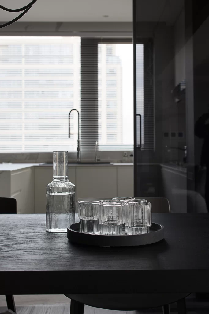 Kitchen Contemporary White Black Glass Minimalist