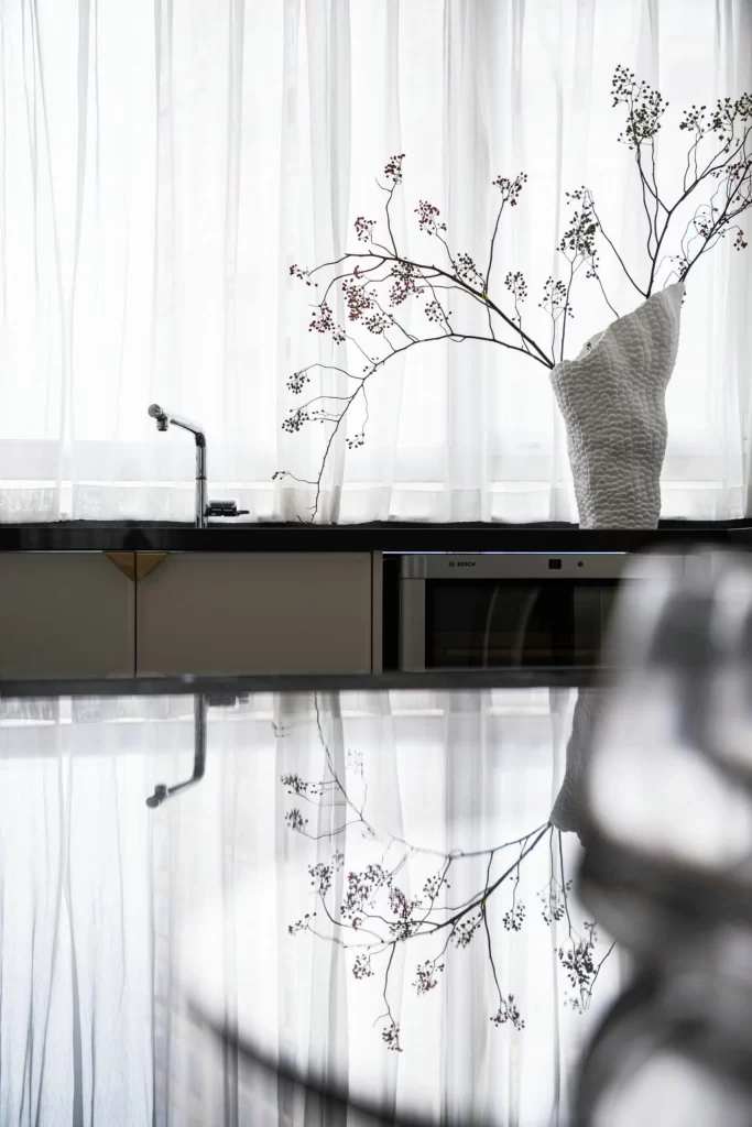 Kitchen Contemporary White Black Minimalist