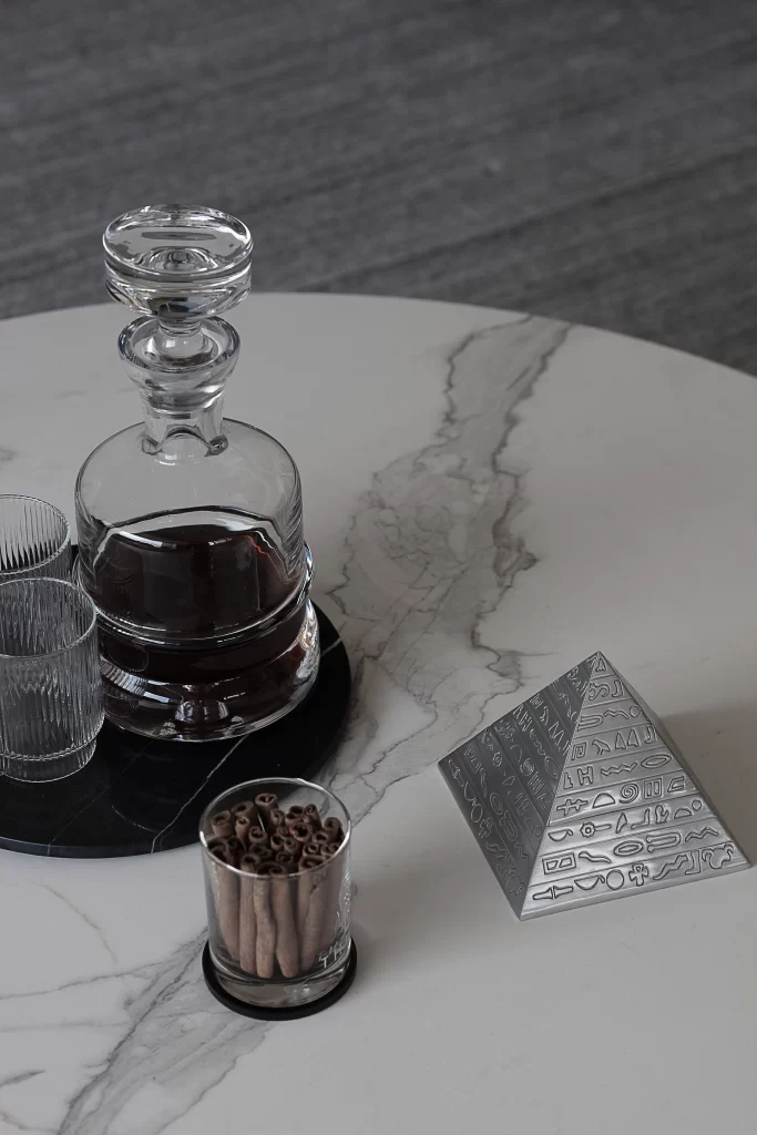 Luxury Contemporary Marble Table Glassware Silver Pyramid