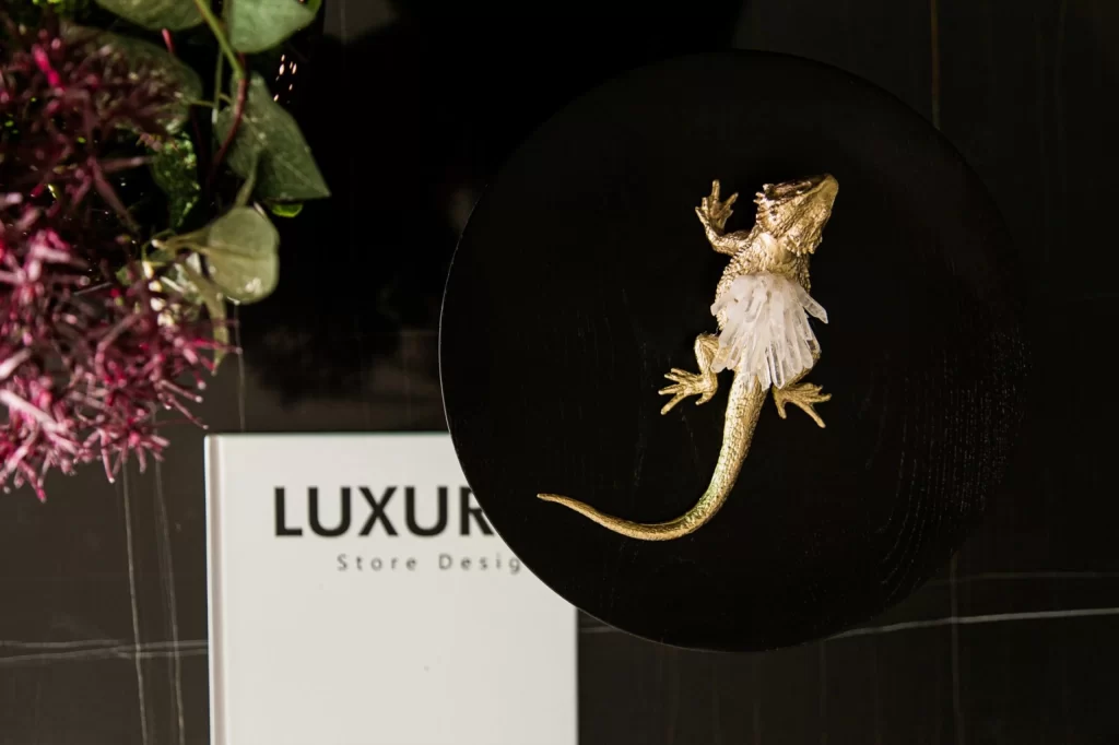 Luxury Store Design Black Gold Crystal