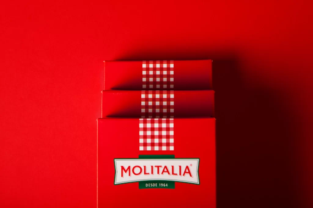Pasta Molitalia Red White Checkered