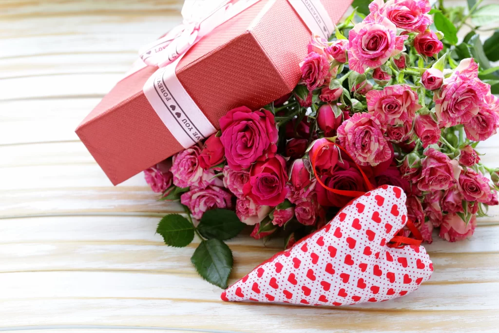 Pink Rose Flower Gift Box Heart Pattern