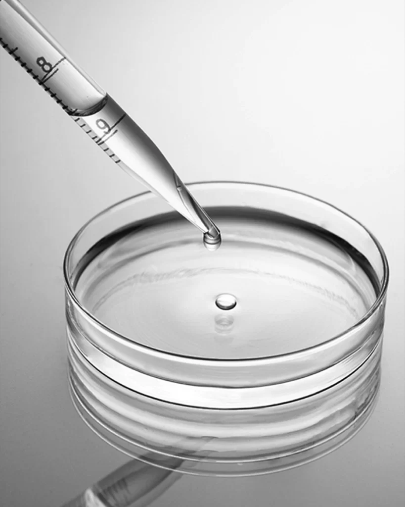 Pipette Liquid Droplet Petri Dish