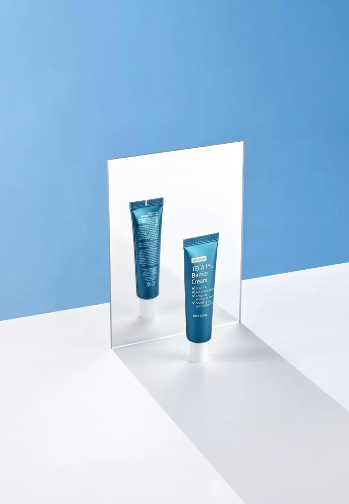 Skincare Tube Blue White Minimalist Design