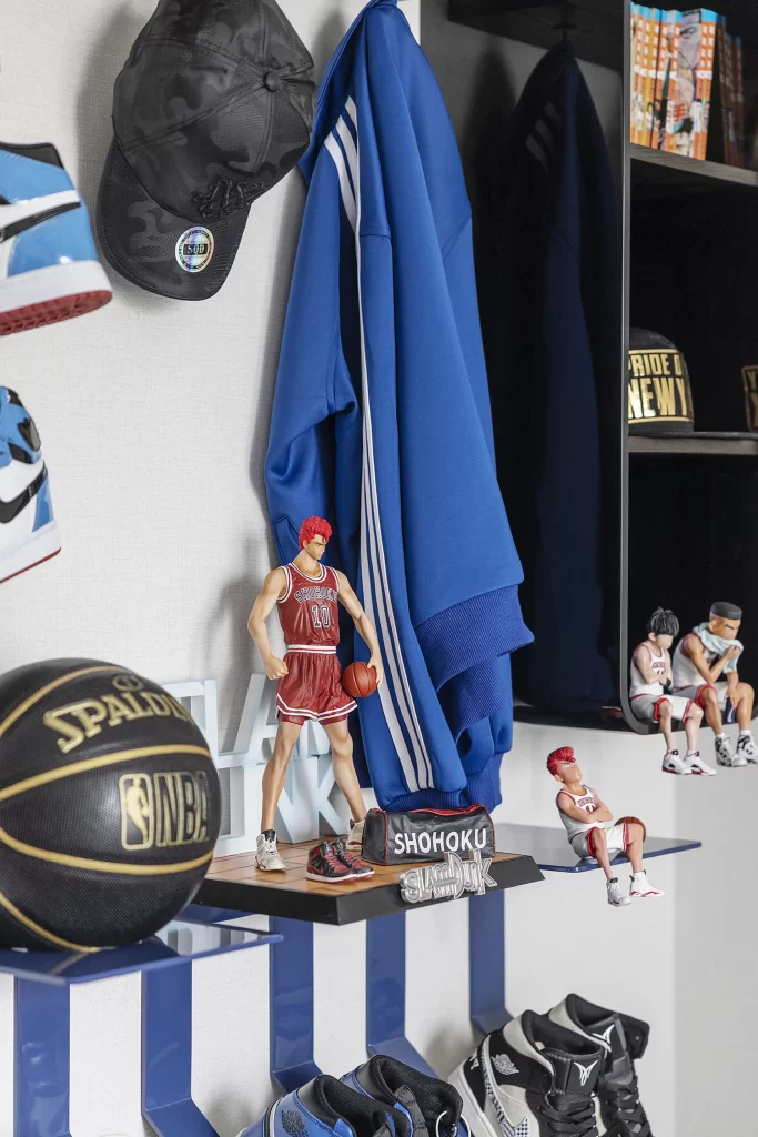 Sports-themed Room Blue Red Black Basketball Figures