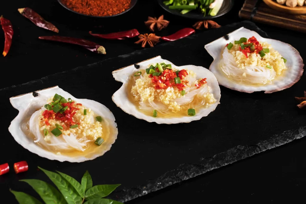 Steamed Scallops with Garlic Sauce Garnish