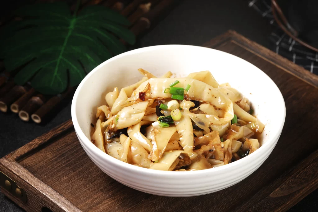 Stir-Fried Noodles with Vegetables and Garnish