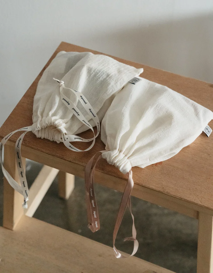 White Fabric Drawstring Bags Simple Natural Eco-friendly Design