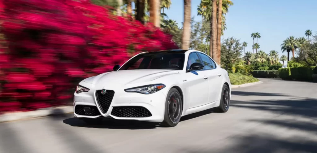 Alfa Romeo Giulia White Car Packaging
