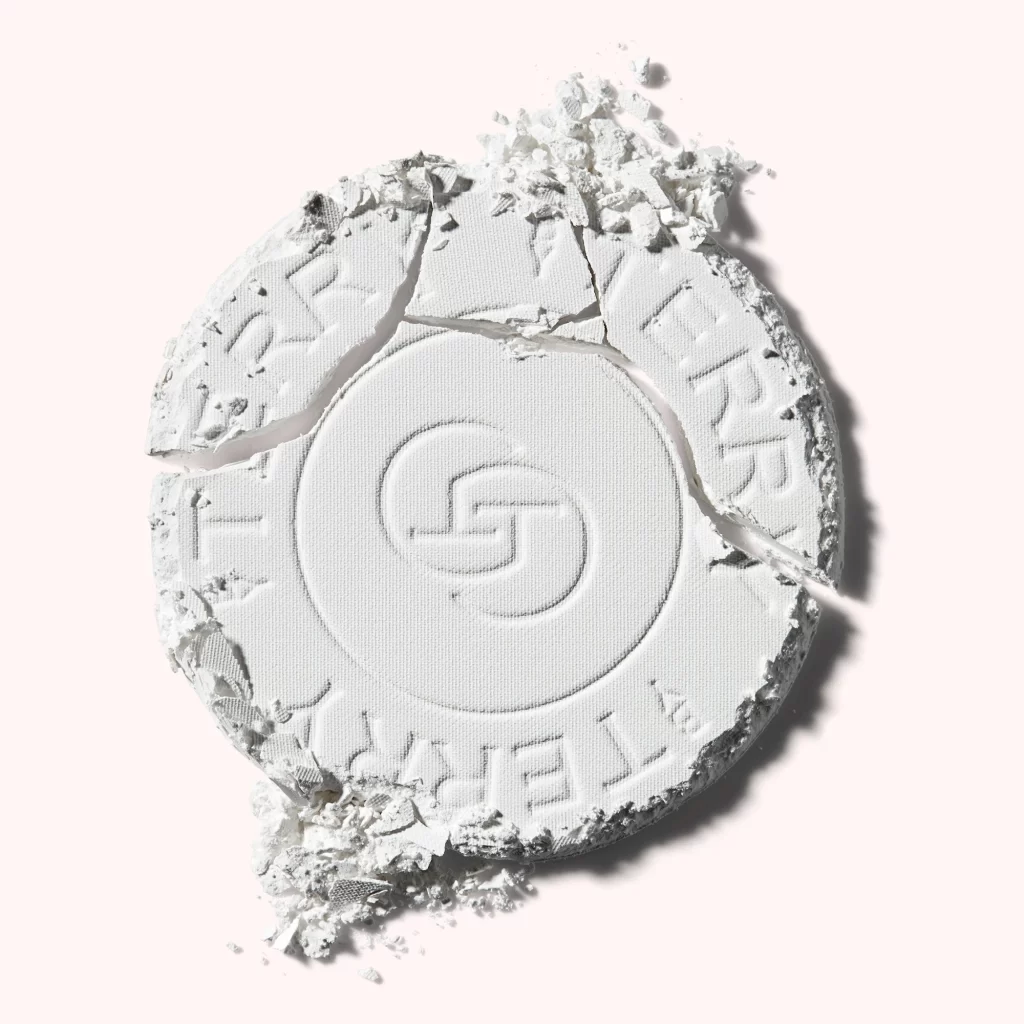 By Terry Hyaluronic Pressed Hydrapowder 8HA Face Powder Image 02 Packaging