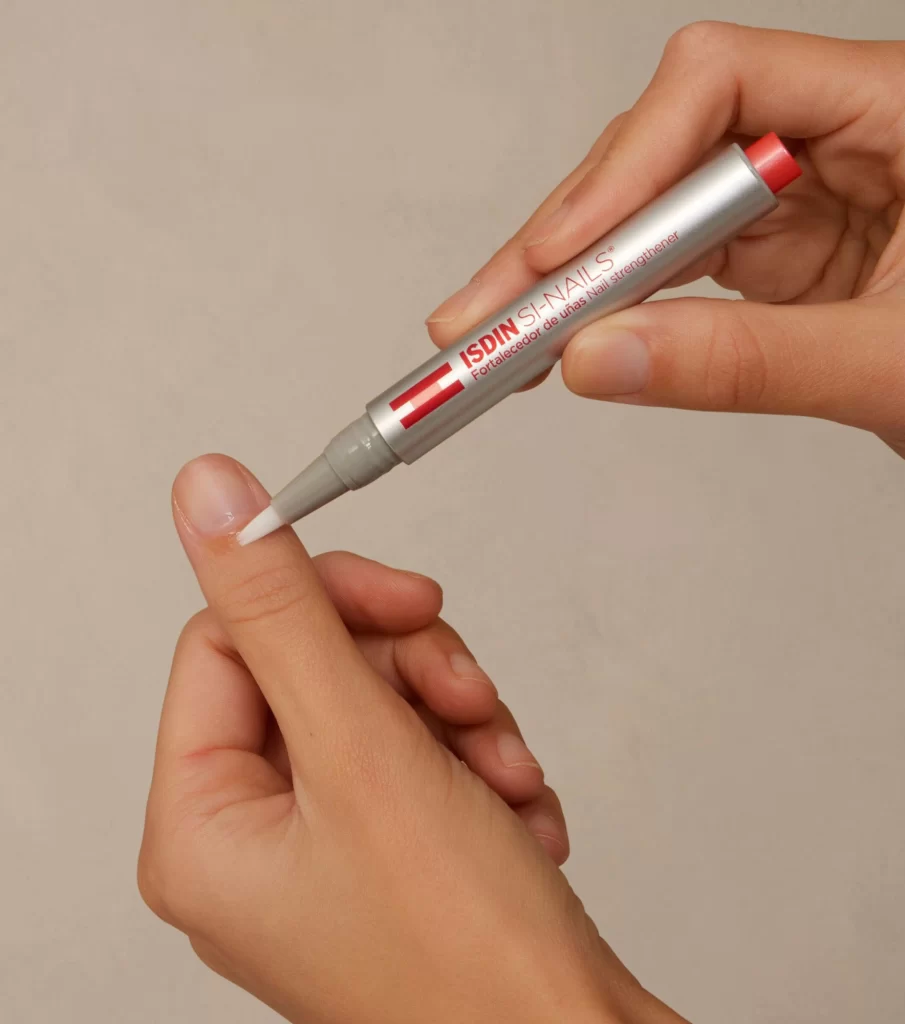 Isdin Sinails Strengthening Nail Serum Image 5