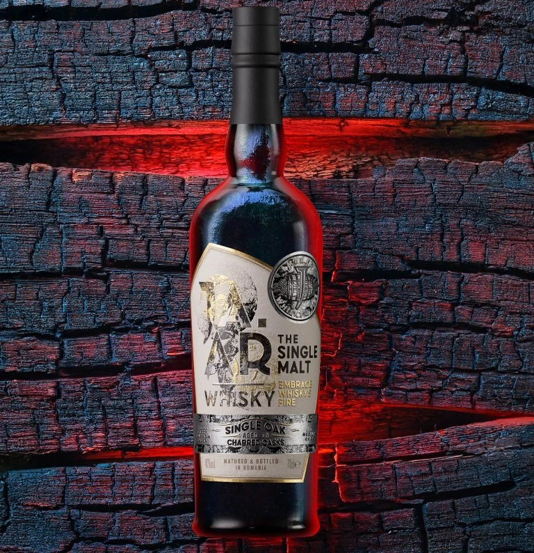 Jaar Single Malt Whisky Packaging Red