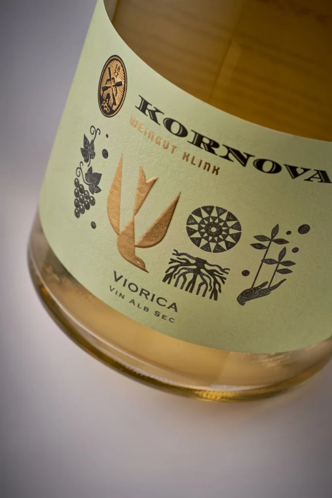 Kornova Weingut Wine Bottle Kornova Back View Front View