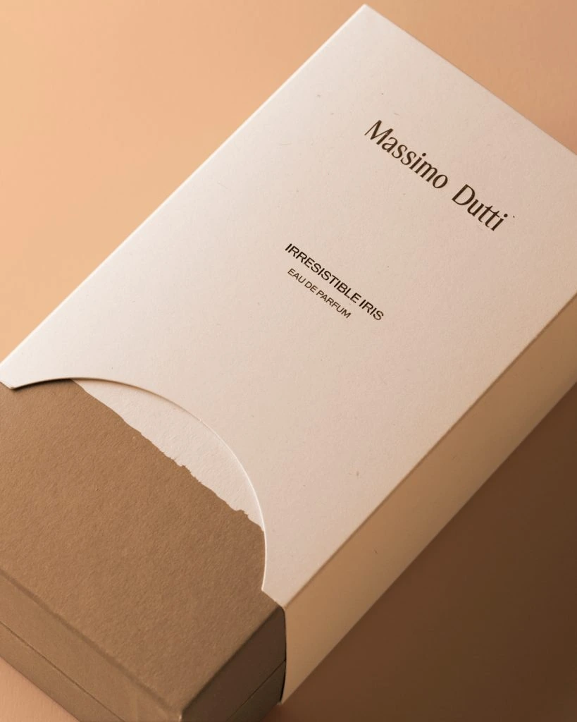 Massimo Dutti Blooming Perfume Packaging White
