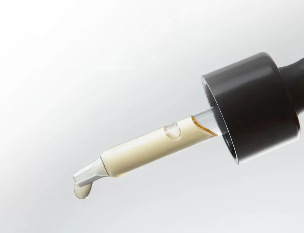 Medik8 OXY-R Peptides Serum Bottle Cap Detail