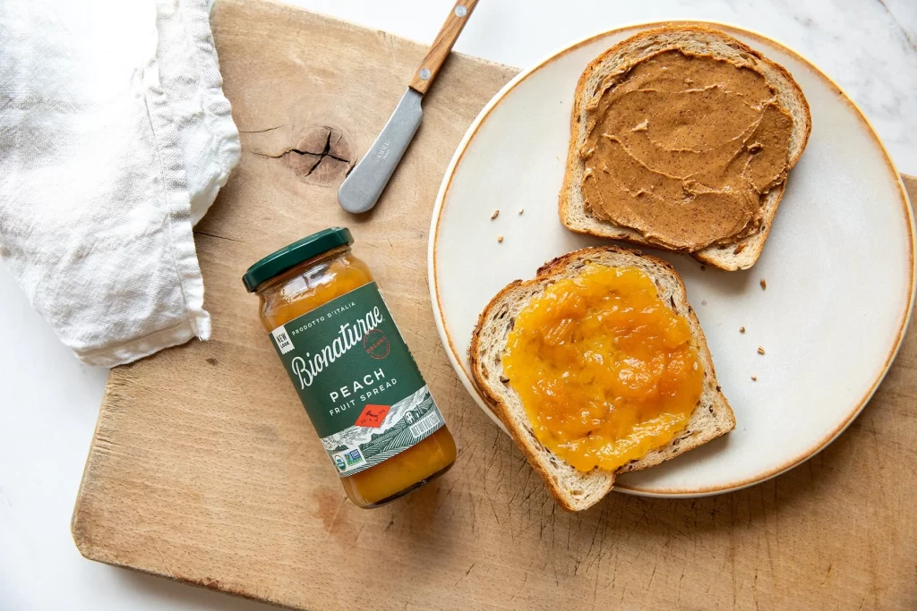 Bionaturae Fruit Spread Peach Image 03 Packaging