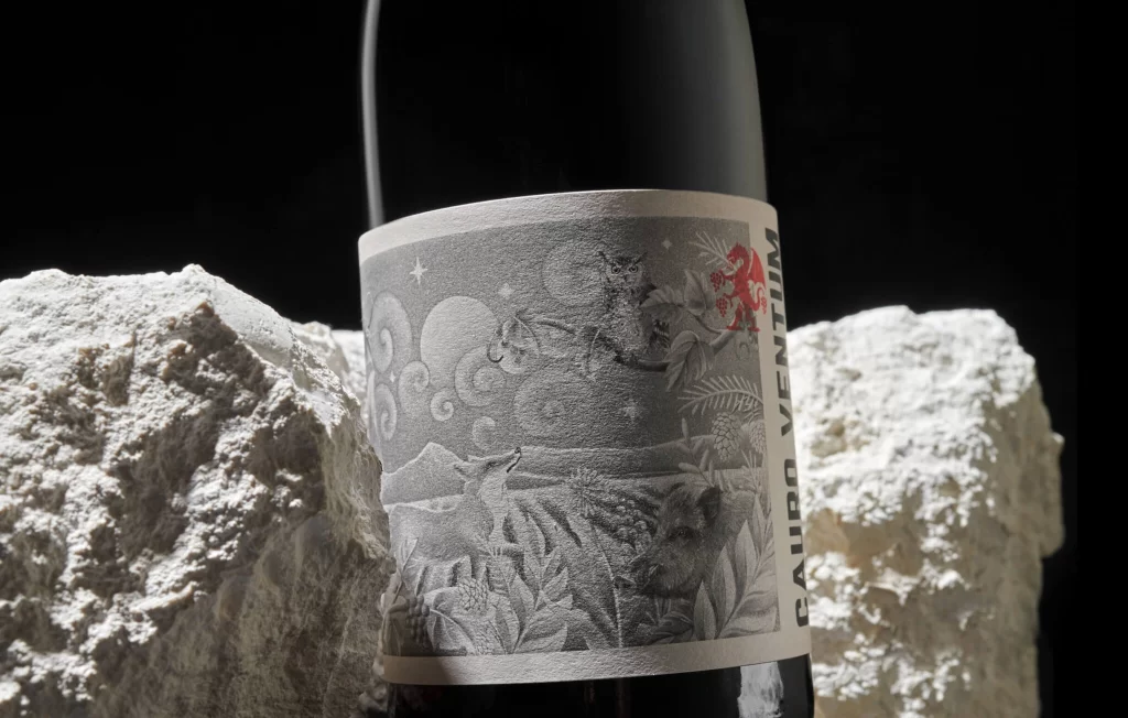 Saura Wine Packaging Black