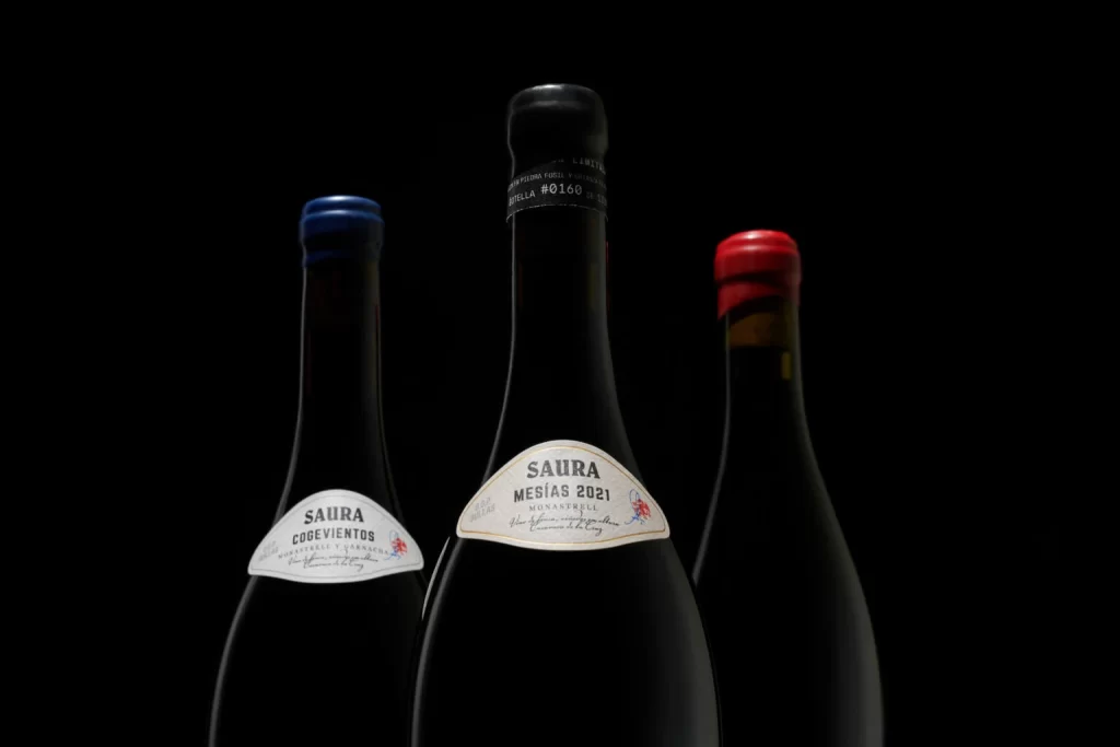 Saura Wine Packaging White