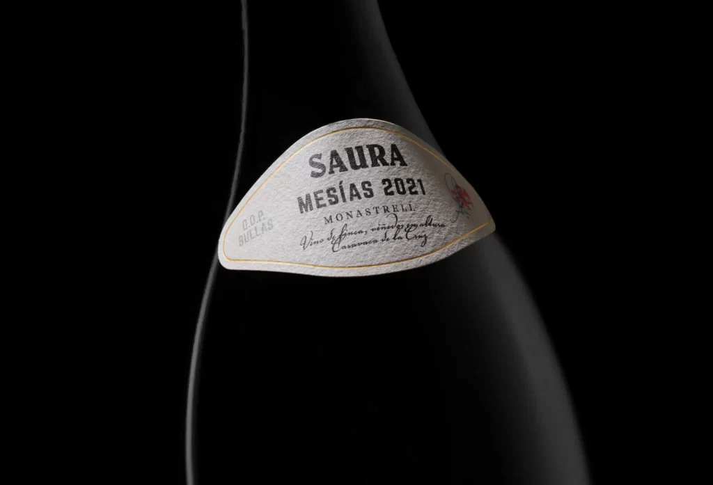 Saura Wine Packaging Red