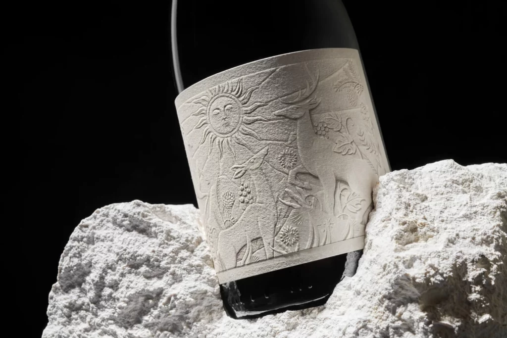 Saura Wine Packaging J