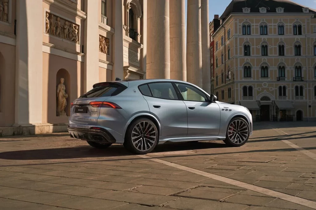 Maserati Grecale Trofeo Silver Car Packaging