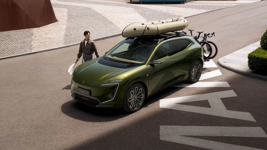 Avatr 07 Green Front Three Quarter