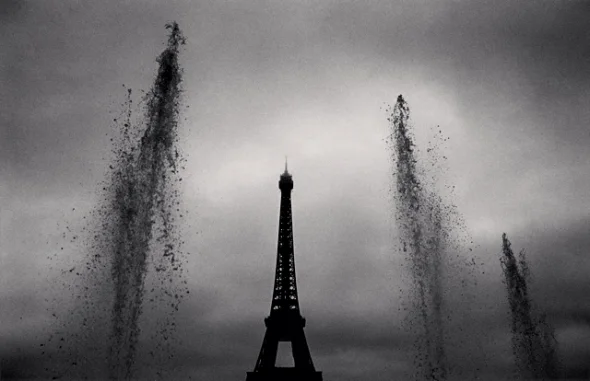 Architecture Dramatic High Contrast Moody Atmospheric Monument