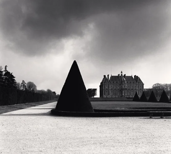 Architecture Dramatic High Contrast Mysterious Atmospheric Timeless