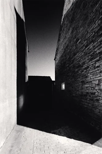 Architecture Dramatic High Contrast Textured Mysterious