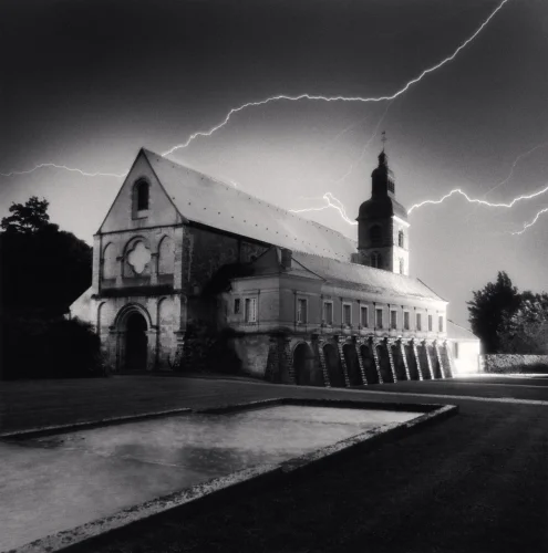 Architecture Dramatic High Contrast Atmospheric Mysterious