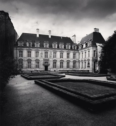 Architecture Dramatic High Contrast Mysterious Atmospheric Timeless
