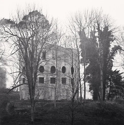 Architecture Dramatic Textured High Contrast Mysterious Atmospheric